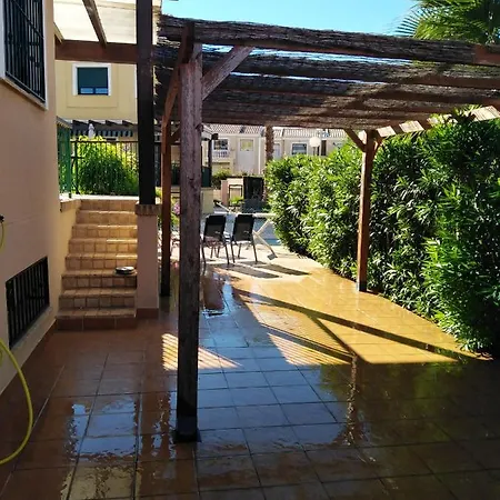 بيت للعطل Townhouse La Farola With Parking *