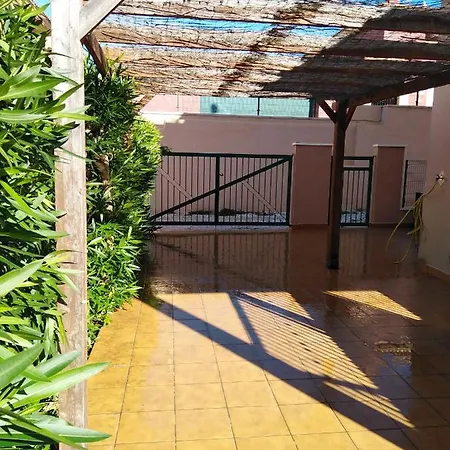 Townhouse La Farola With Parking