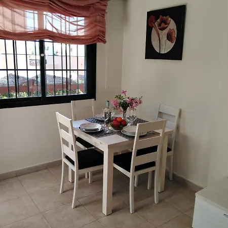 Townhouse La Farola With Parking Torrevieja