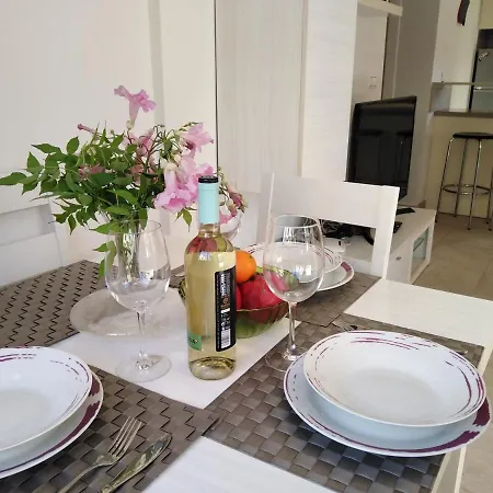 Townhouse La Farola With Parking Ferienhaus Torrevieja