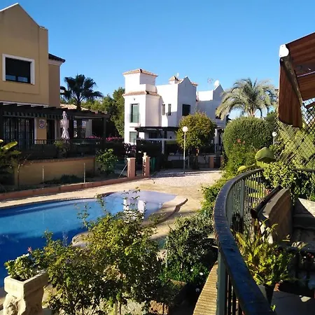 Townhouse La Farola With Parking