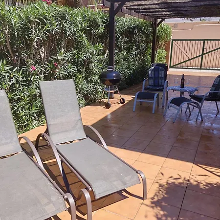 بيت للعطل Townhouse La Farola With Parking