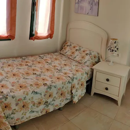 Townhouse La Farola With Parking Holiday home *